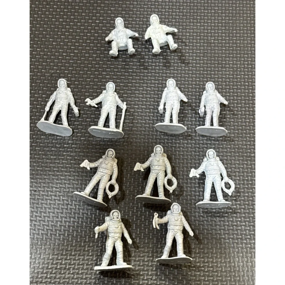 Vintage Grey Plastic Astronaut Spacemen Lot 11pc Marx MPC Style Space Men NASA